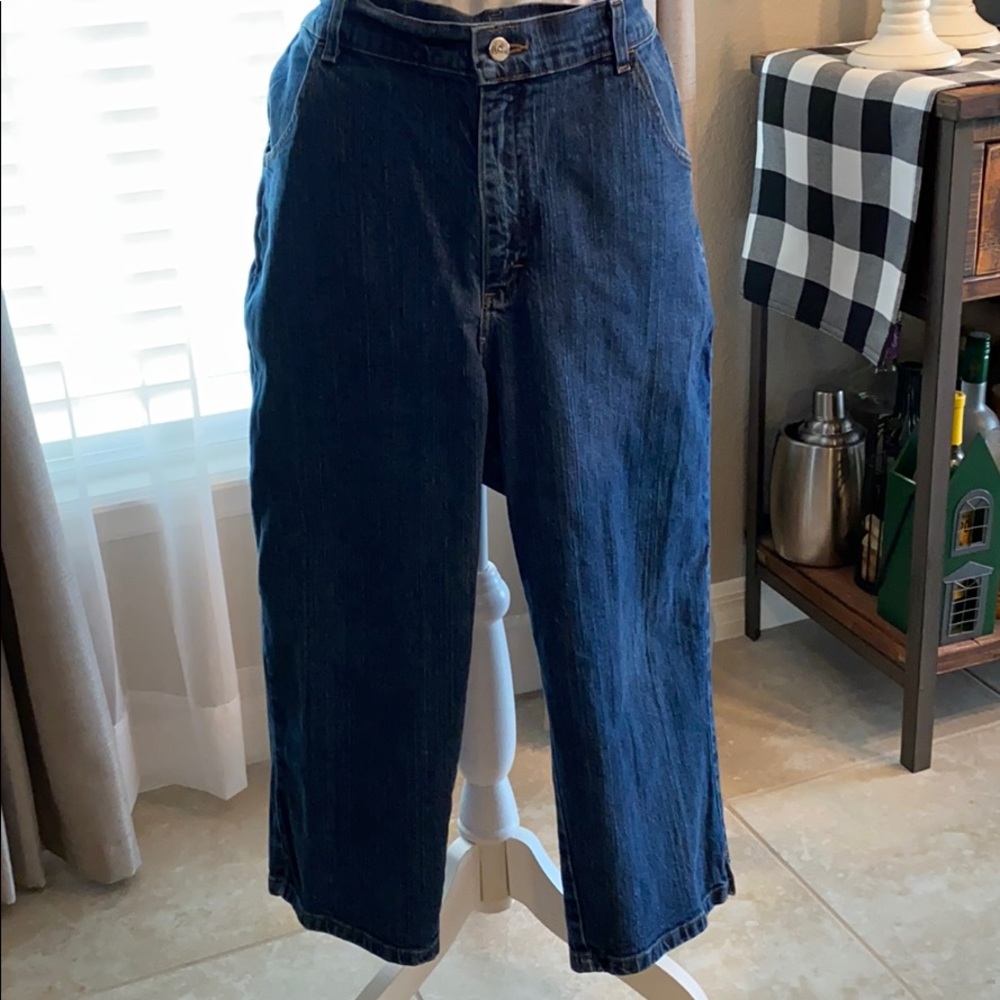 Mid weight stretchy cropped jeans